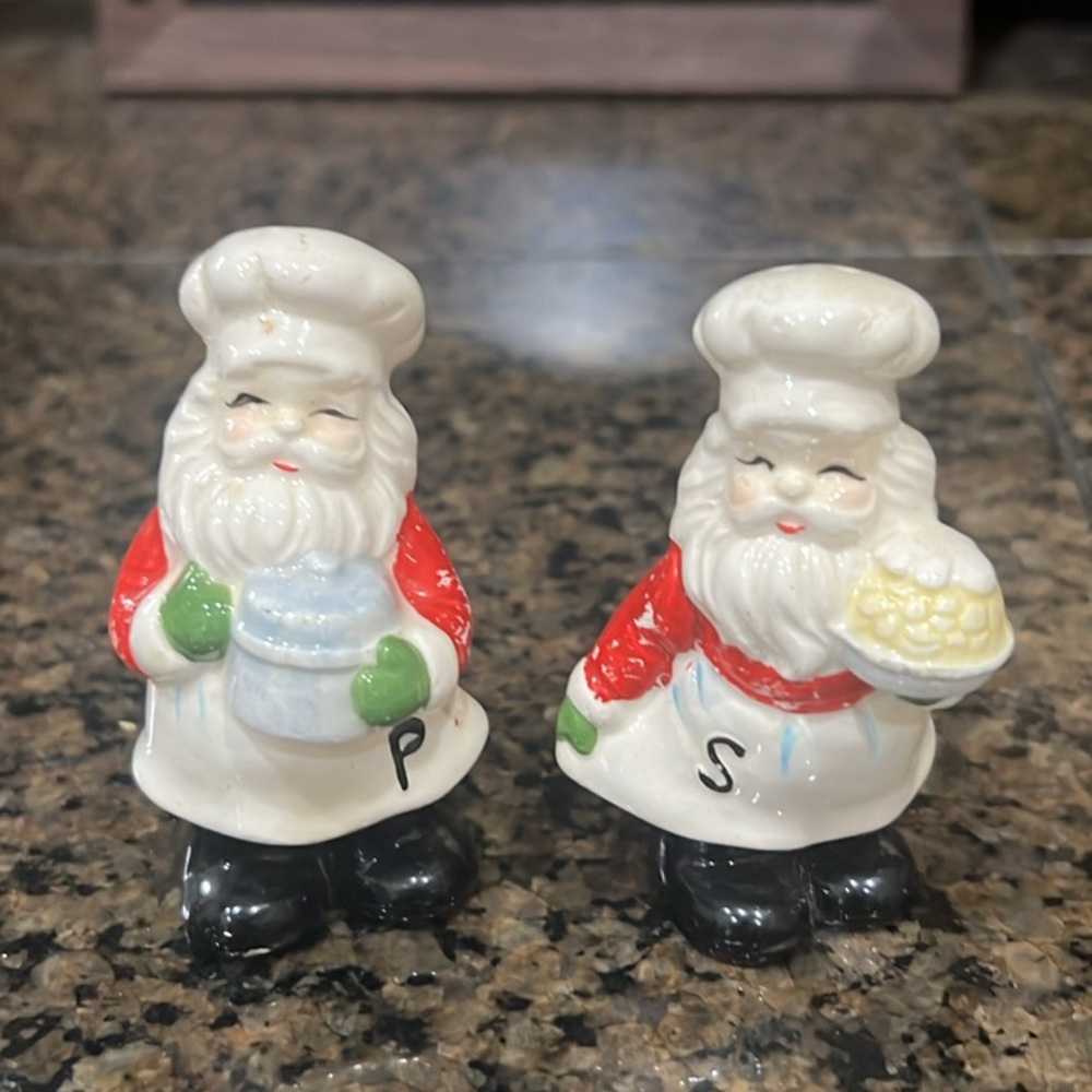Vintage Santa Claus Salt and Pepper Shakers